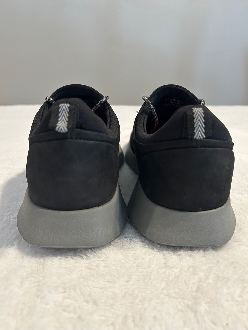Thomas & Vine Hadden  Men's Casual Sneakers Knit Lace-Up Shoes in Gray/ Black. - Picture 4 of 11